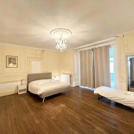 Apartment Poitiers, Un Certain Regard
